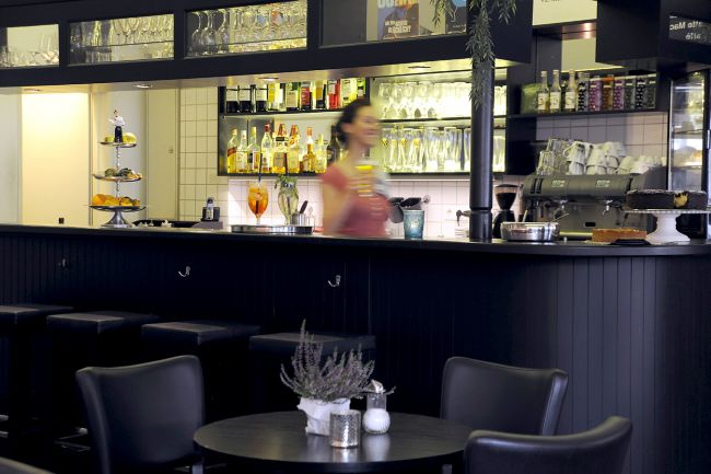 café